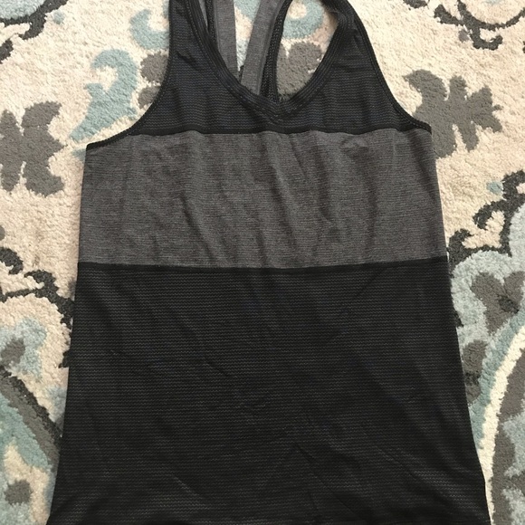 Lululemon tank top 🍋